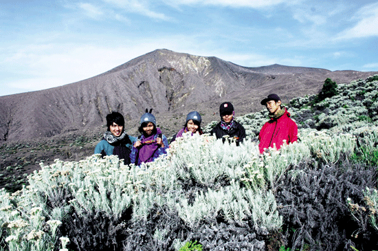 Hiking Gunung Marapi